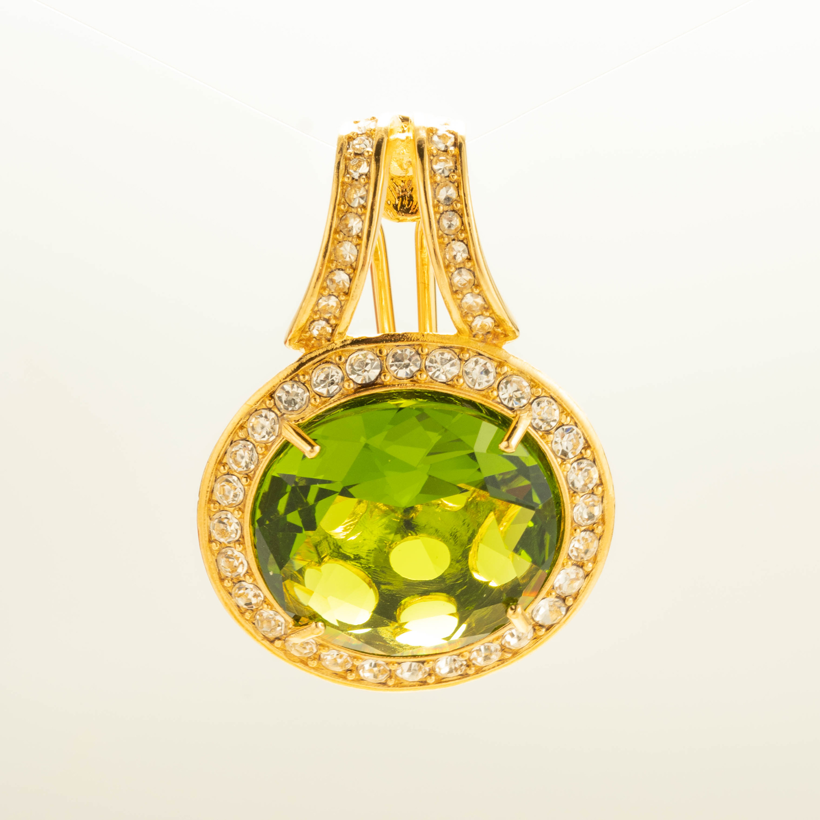 Orecchini con pietra cristallo color peridot