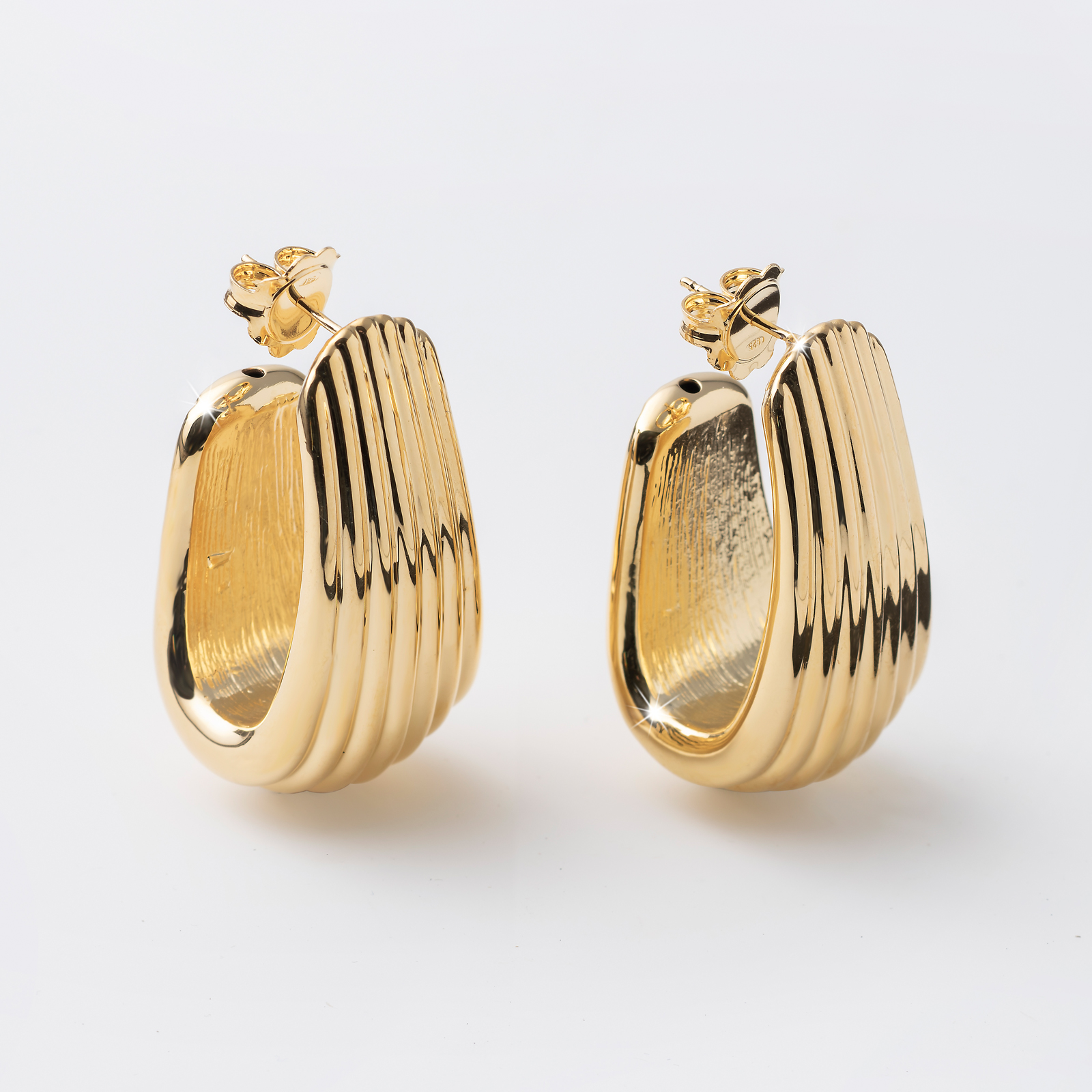 Orecchini A Cerchio Oro 14k: Il Must-Have Senza Tempo Per Il Tuo Look Di Tutti I Giorni